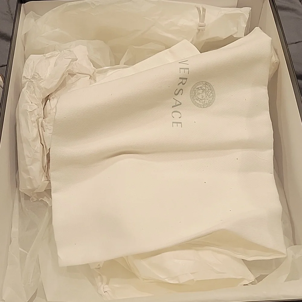 BRAND NEW Versace Trigreca Sneakers WOMEN 39 9 WITH BOX - Picture 13 of 14